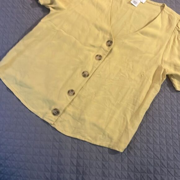 Urban Romantics Mustard Yellow Blouse Sweater Buttonup - Picture 2 of 9